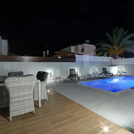 Villa Carib Nissi