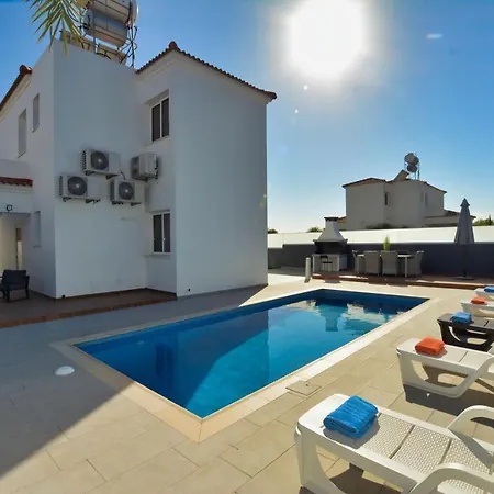 Villa Carib Nissi