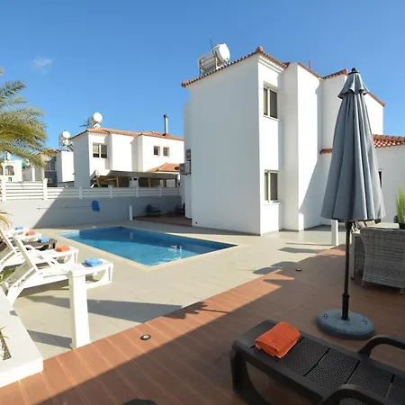 Villa Carib Nissi