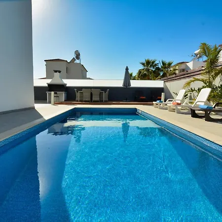 Carib Nissi Villa